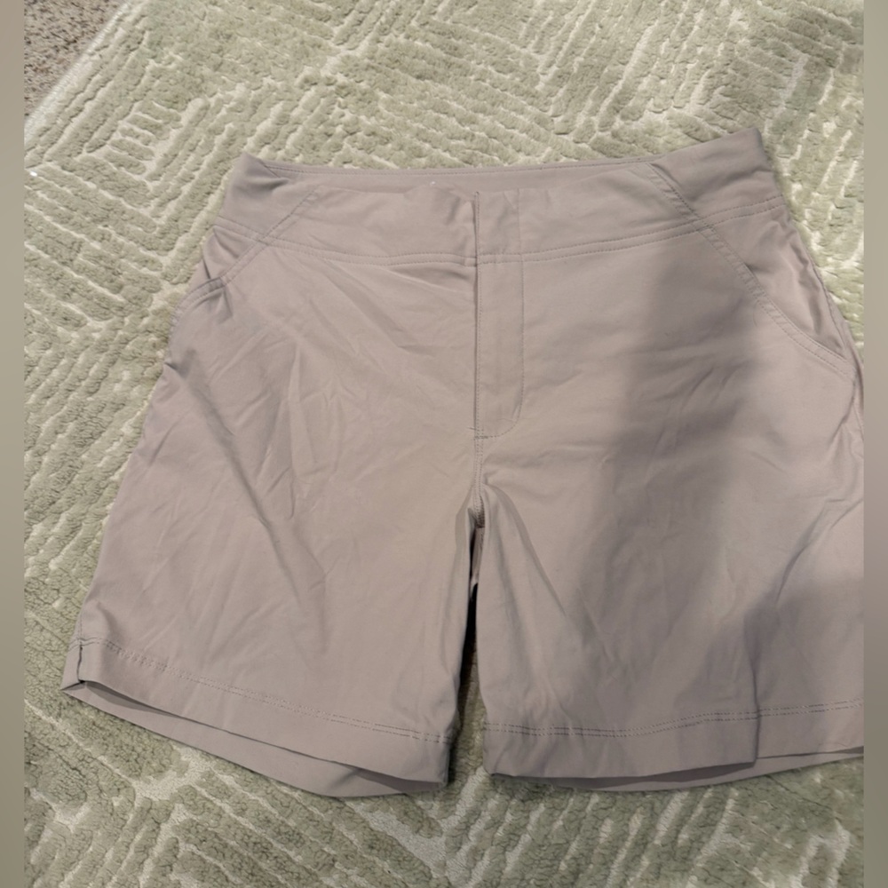 Columbia Kaki Athletic Shorts size 6